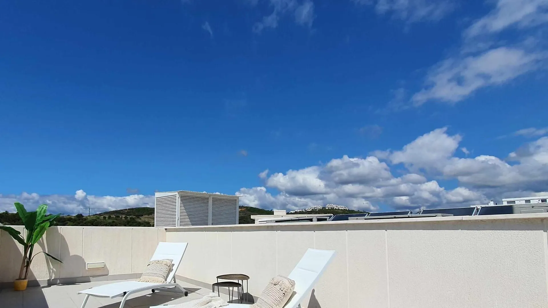 Atico Duplex Serenity Views إِستيبونا 0*,  إسبانيا